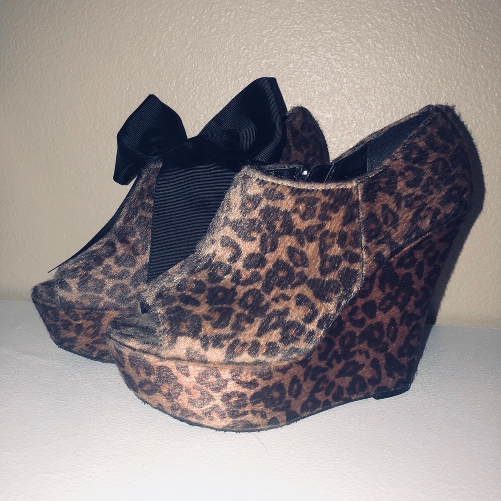 Peep Toe Leopard Wedges